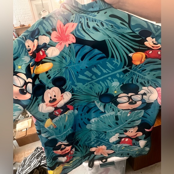 25% off listed price. Plus size Hawaiian shirt Disney themed.Bought from Etsy - Picture 2 of 4